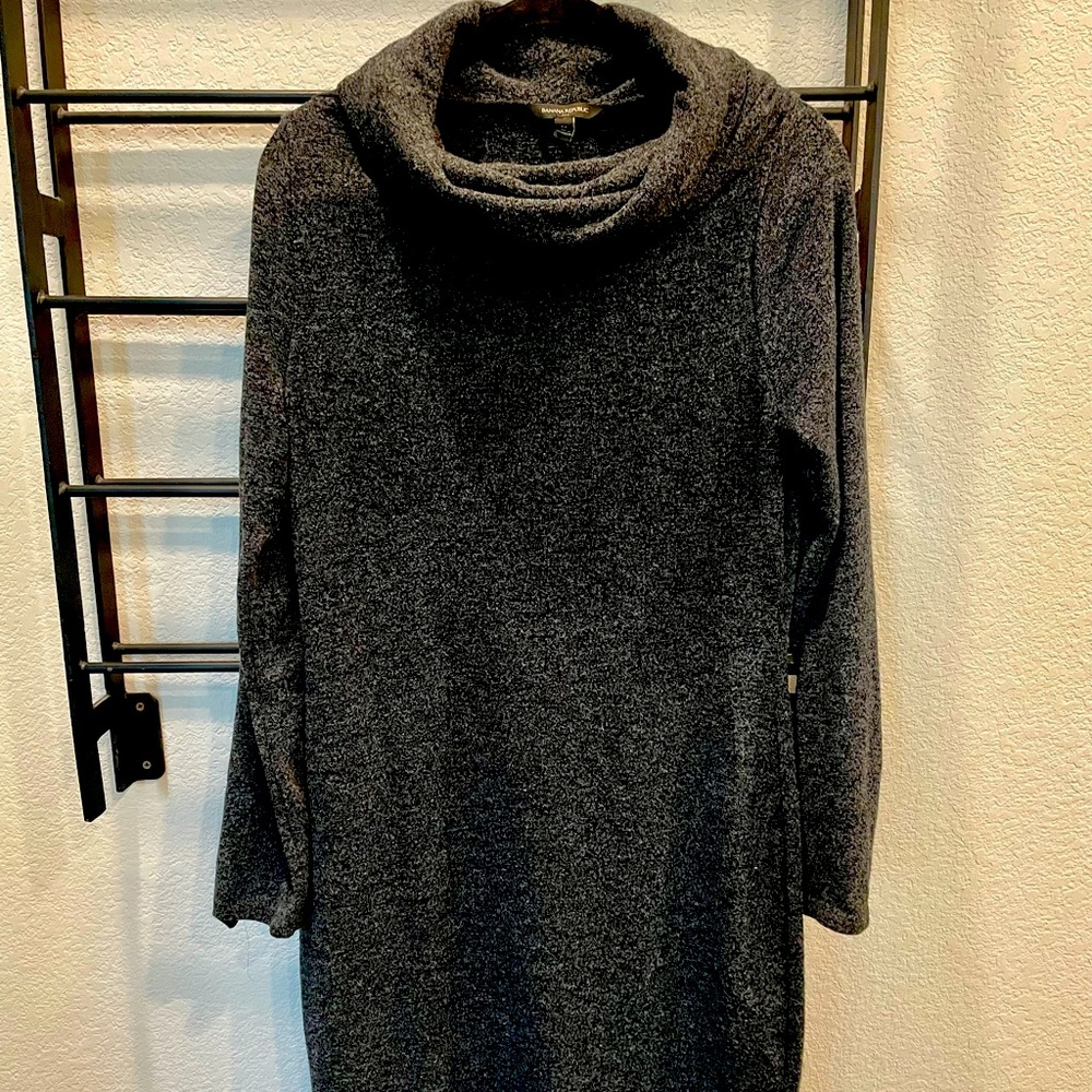 Banana republic sweater dress size m